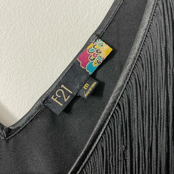 Cute, 80’s dress like - Picture 2 of 2